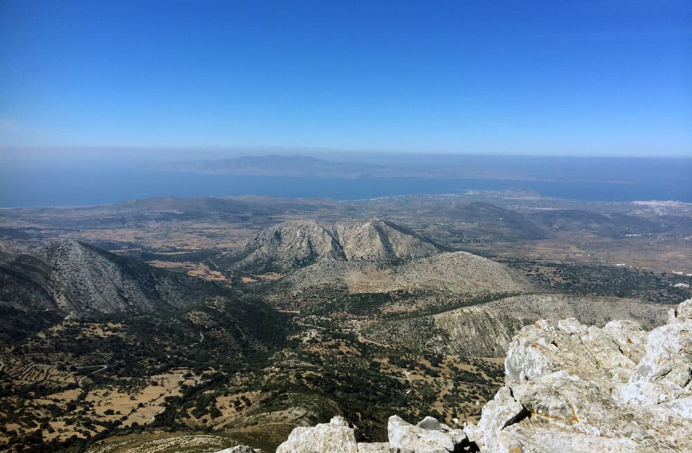 19 Reasons to sail & hike the Cyclades Now