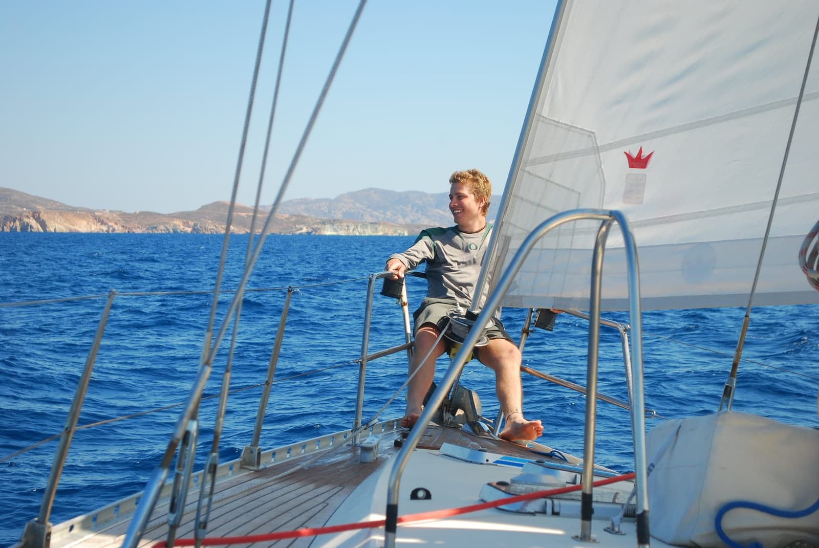 19 Reasons to sail & hike the Cyclades Now